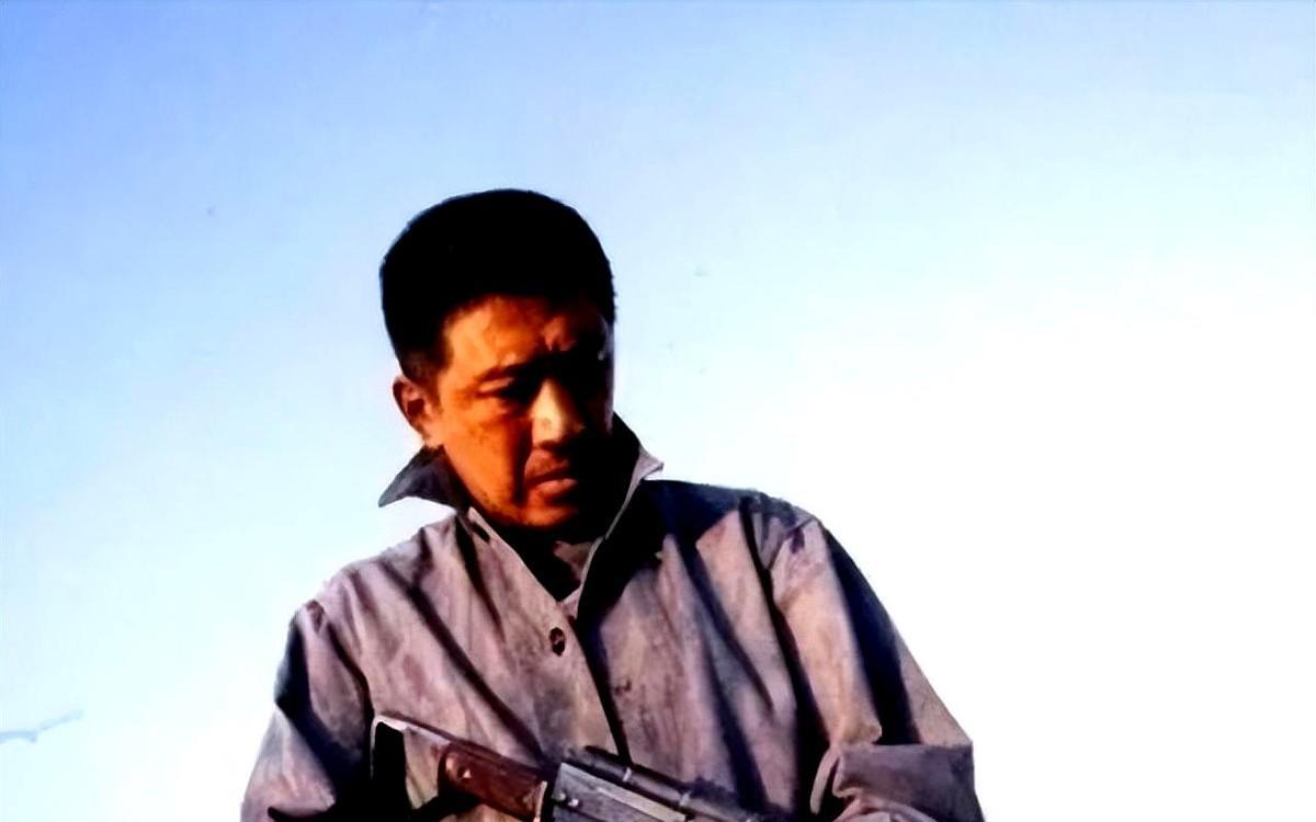 演员临拍加价，导演一句话让200万打水漂2000年，《末路1997》拍到尾声，