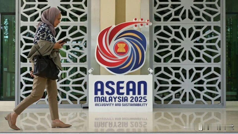 韩媒：特朗普没理韩方“金饭碗”这场APEC峰会，韩方大张旗鼓而且期待满满好好