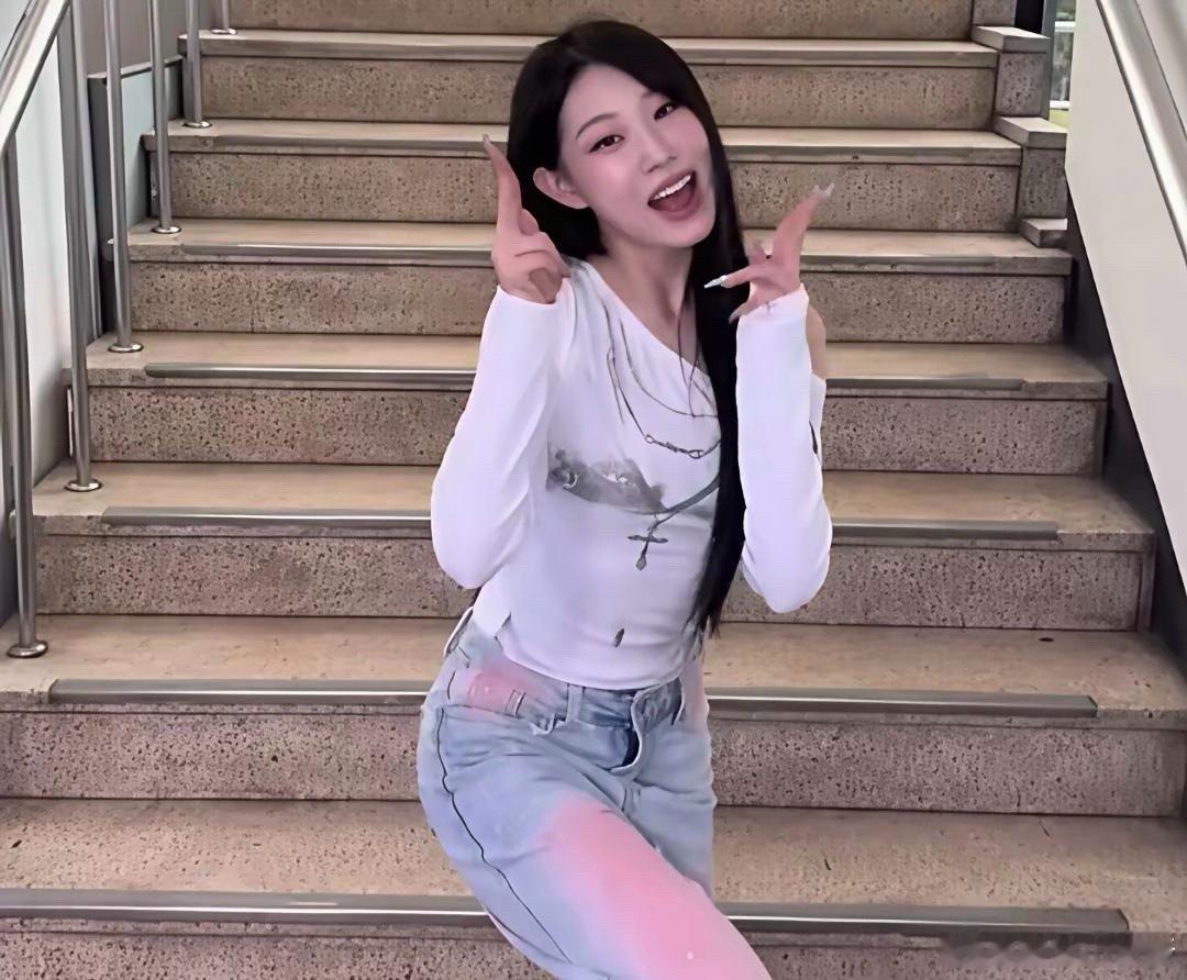 救命！小沈阳女儿在韩娱杀疯了？这波舞台直接封神！家人们谁懂啊！小沈阳女儿沈佳润（