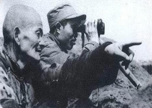 1946年，一支5000人的解放军部队被30000敌人包围，战士们烧毁重要文件准