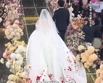 山东青岛，女子发现自己怀孕，可怀孕时间早于和同居男友相识的时间，可她还是告诉男友