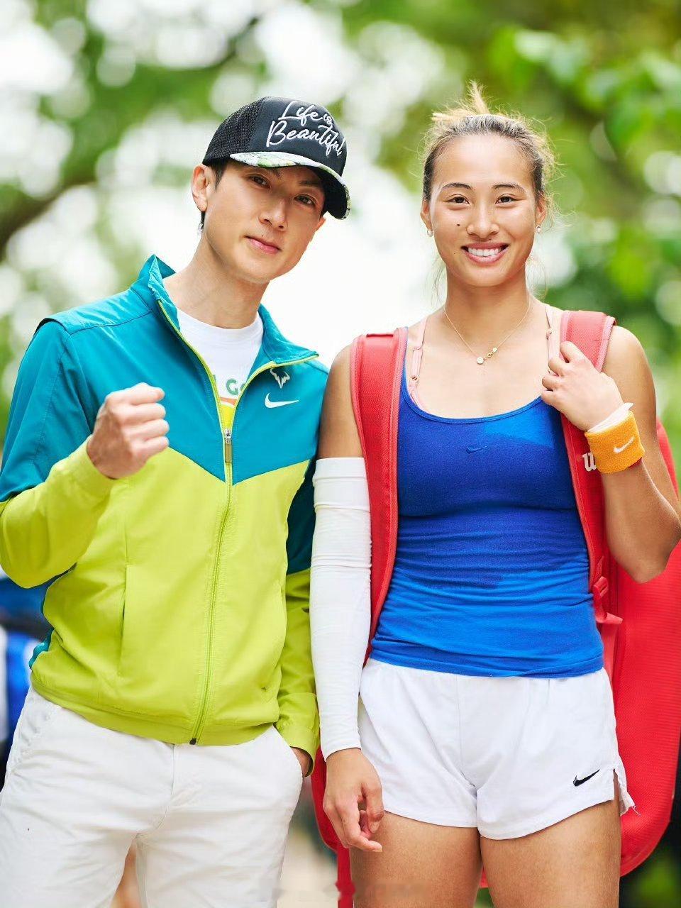 🎾✖️🎵吴尊帅气现身法网2025，与郑钦文合影同框📷为中国球员打Call