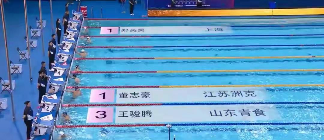 3月20日，2026年中国游泳公开赛男子100米蛙泳A组决赛太精彩了！董志豪与郑