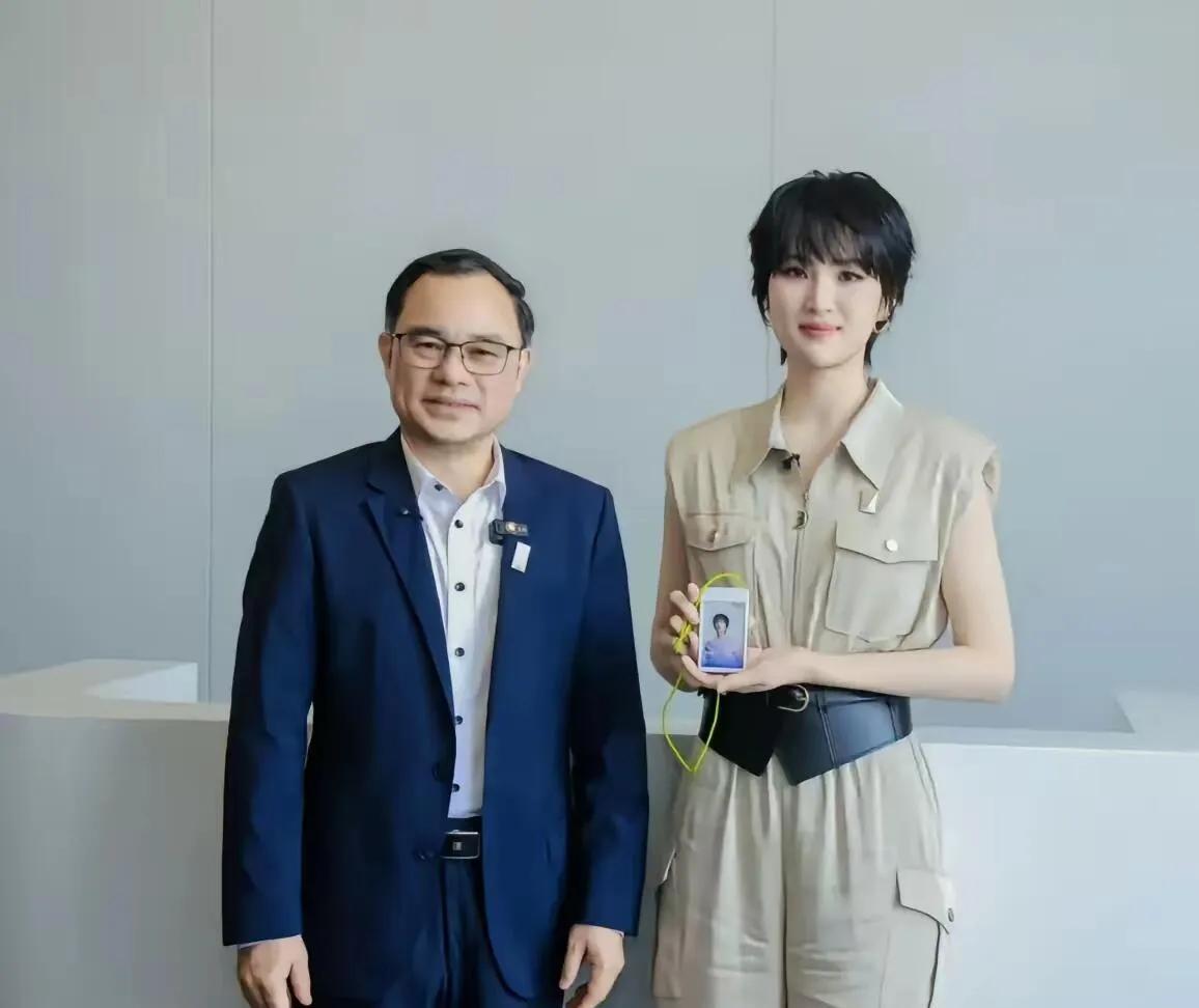 震惊！华为二公主姚安娜竟然脱下华服，穿上工装入职长安汽车！工号1001，长安董事