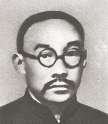 1907年，何叔衡的妻子连生3女，族人纷纷劝道：“快纳个妾吧，大才子总不能无后。