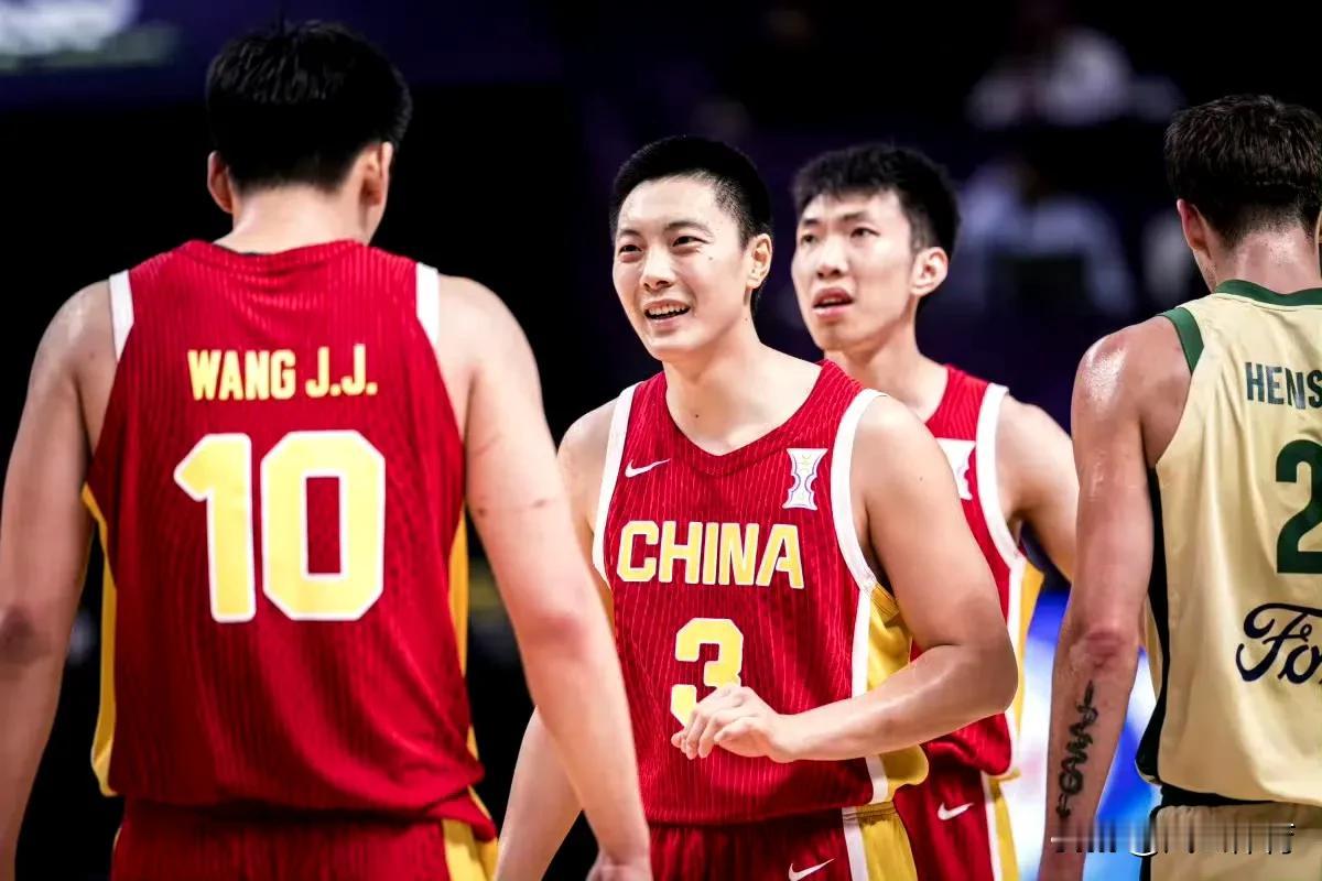 中国男篮一分惜败澳大利亚，无缘亚洲杯冠军！在今天凌晨进行的2025男篮亚洲杯