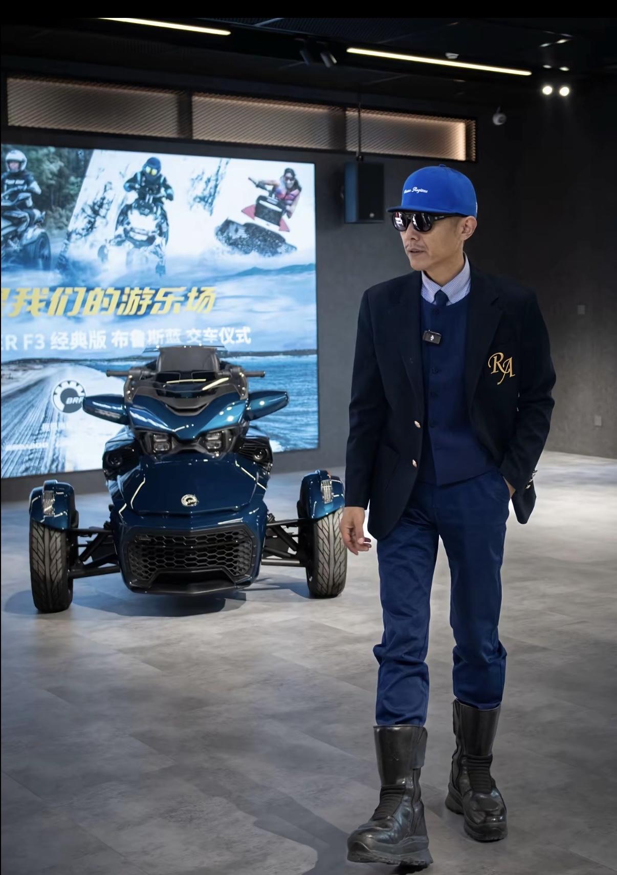 司机：冰哥好，我34岁，农村的，已婚，俩孩子。因为买车的事，前前后后欠了20万左