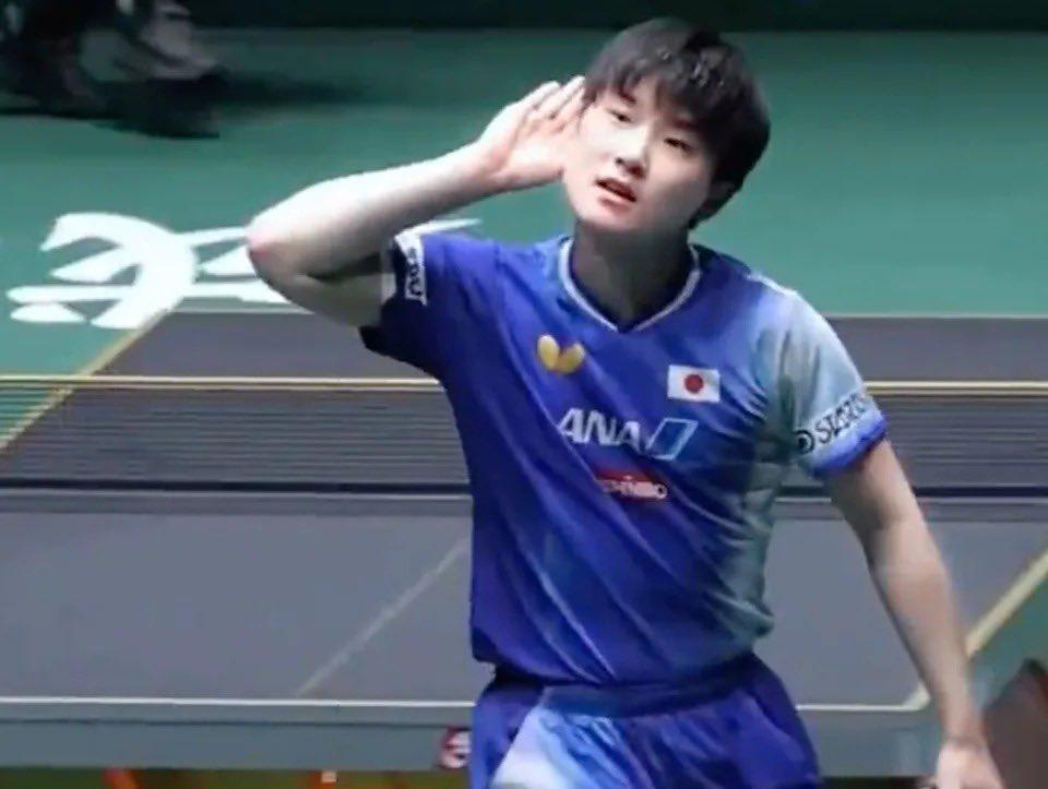没素质！近日，成都。日本华裔乒乓球运动员张本智和，在参加乒乓球比赛时，