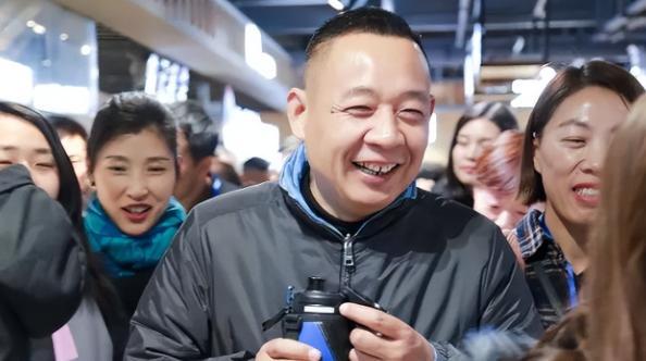 于东来又放了一个大招，整个中国企业界再次陷入了集体沉默。 3月8日，胖东来正