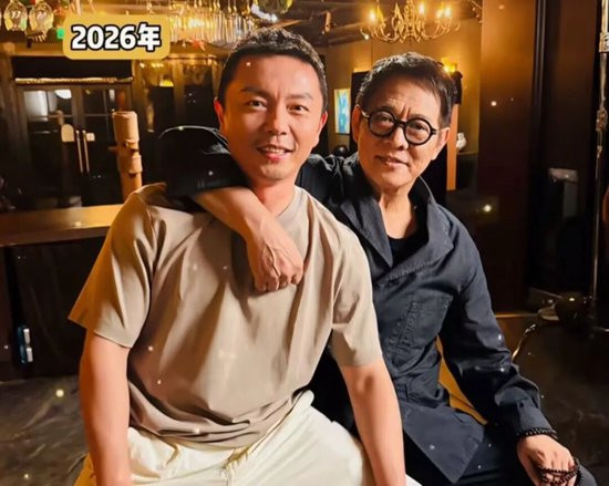 李连杰晒与谢苗合影【李连杰晒与“儿子”谢苗合影：一眨眼就长大了，曾回应“为何不帮