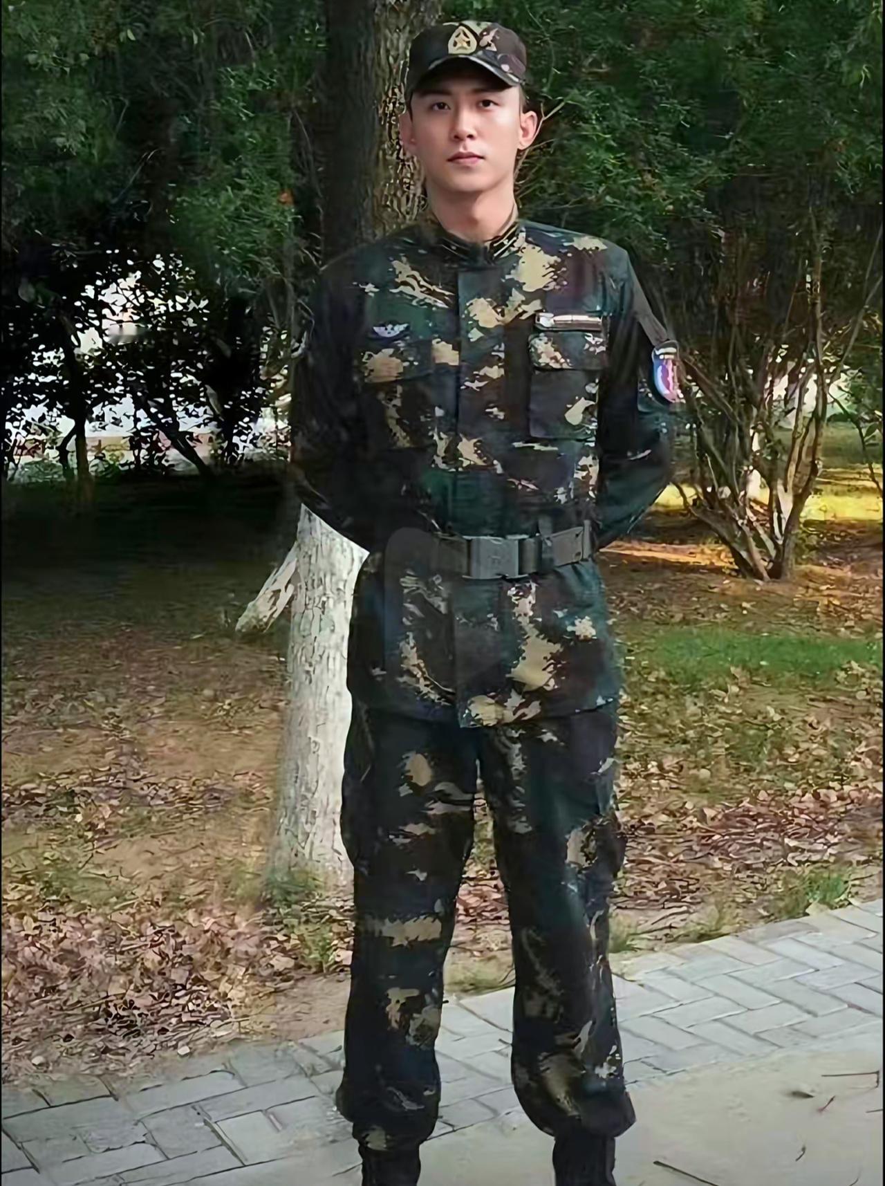 我有个同事只有高中学历,当兵16年后退役,转业分配到我们单位工作。他跟我说,他退