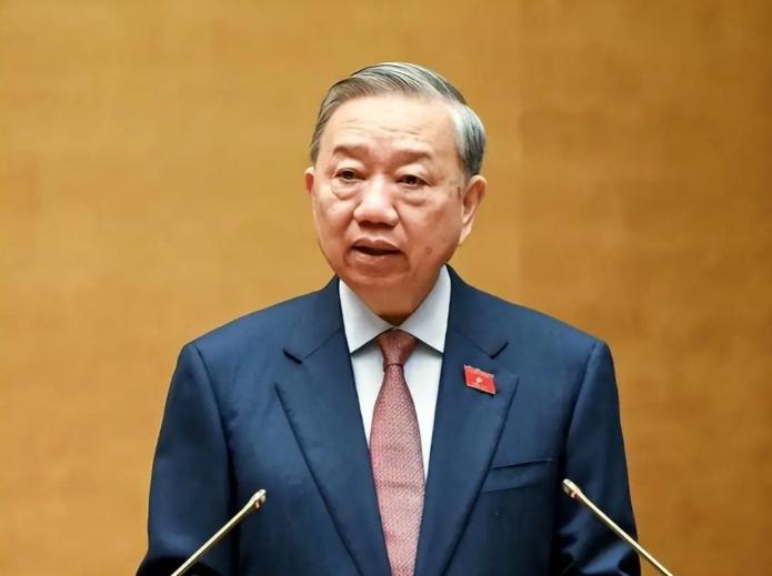 南越和北越现在的内部矛盾，极为尖锐，几乎不可调和。南越的想法就是，如果越南不统一