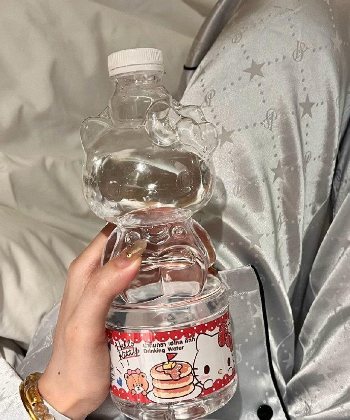 哈尔滨食记mom给买的hellokitty水太懂我了锅包肉一般菜挺好吃