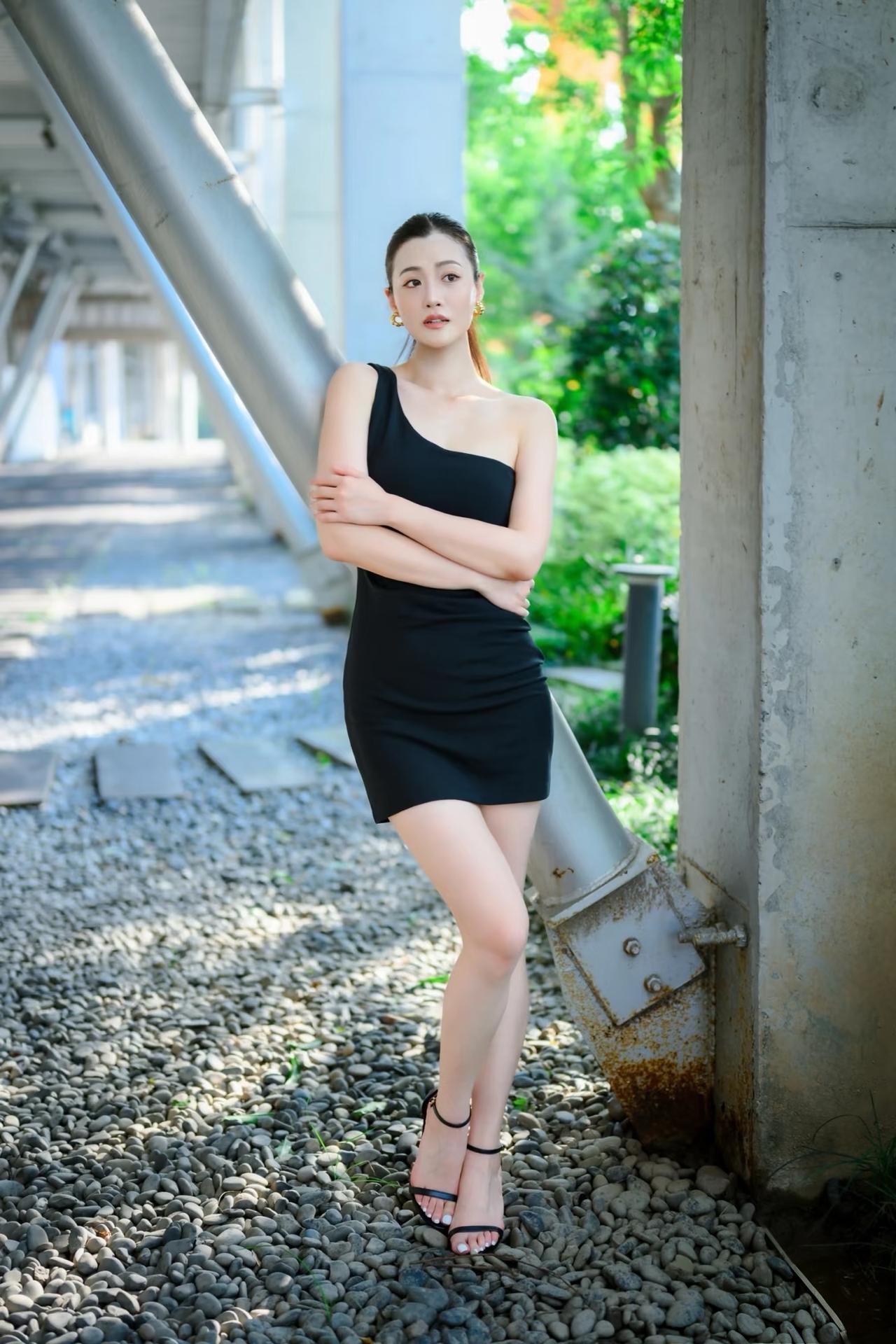 女生如何穿搭看起来时尚更有品味呢