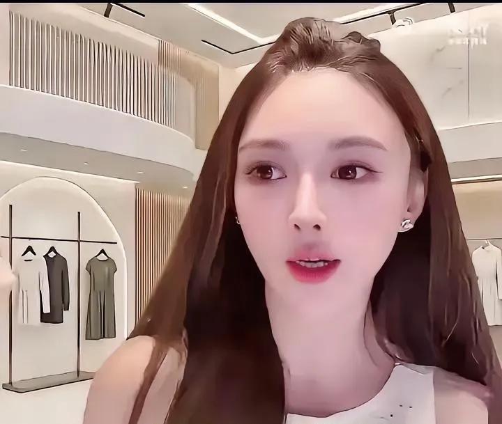 她很漂亮啊