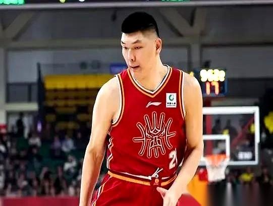 山西队刘传兴，出事了。不是崴脚，不是韧带撕裂，官方通报甩出来三个词：脊髓震荡。