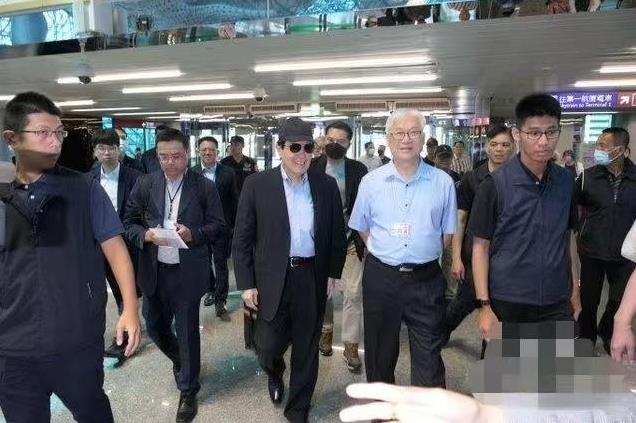 促进两岸民间更密切的交流！今天岛内政治人物抵达大陆，展开为期14天行程6月14