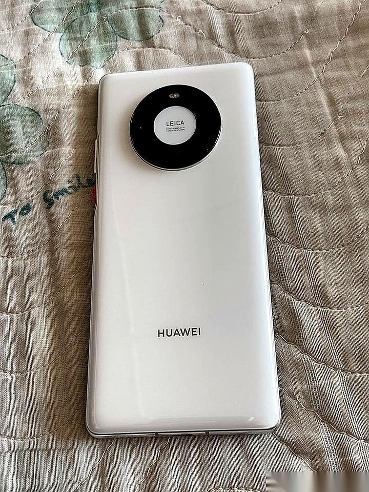 那台用了快6年的华为Mate40Pro，终究是扛不住了。几个月前，电池健康还有