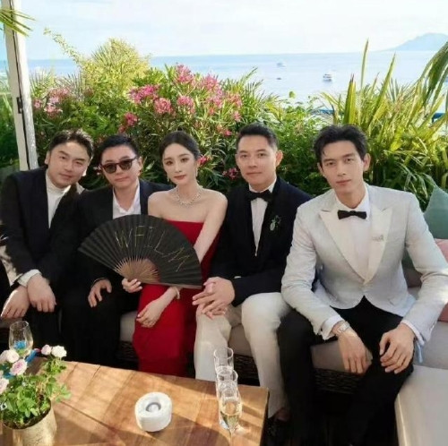 李现，颜值爆表超吸睛！那出众的气质与帅气容颜，无论何时何地都格外抢眼，仿若自带光