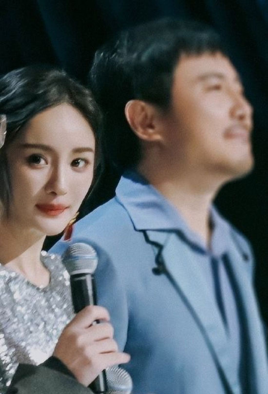 听杨幂沈腾唠嗑太有意思了这对组合最珍贵的地方在于他们互相成就的喜剧感。沈腾的调