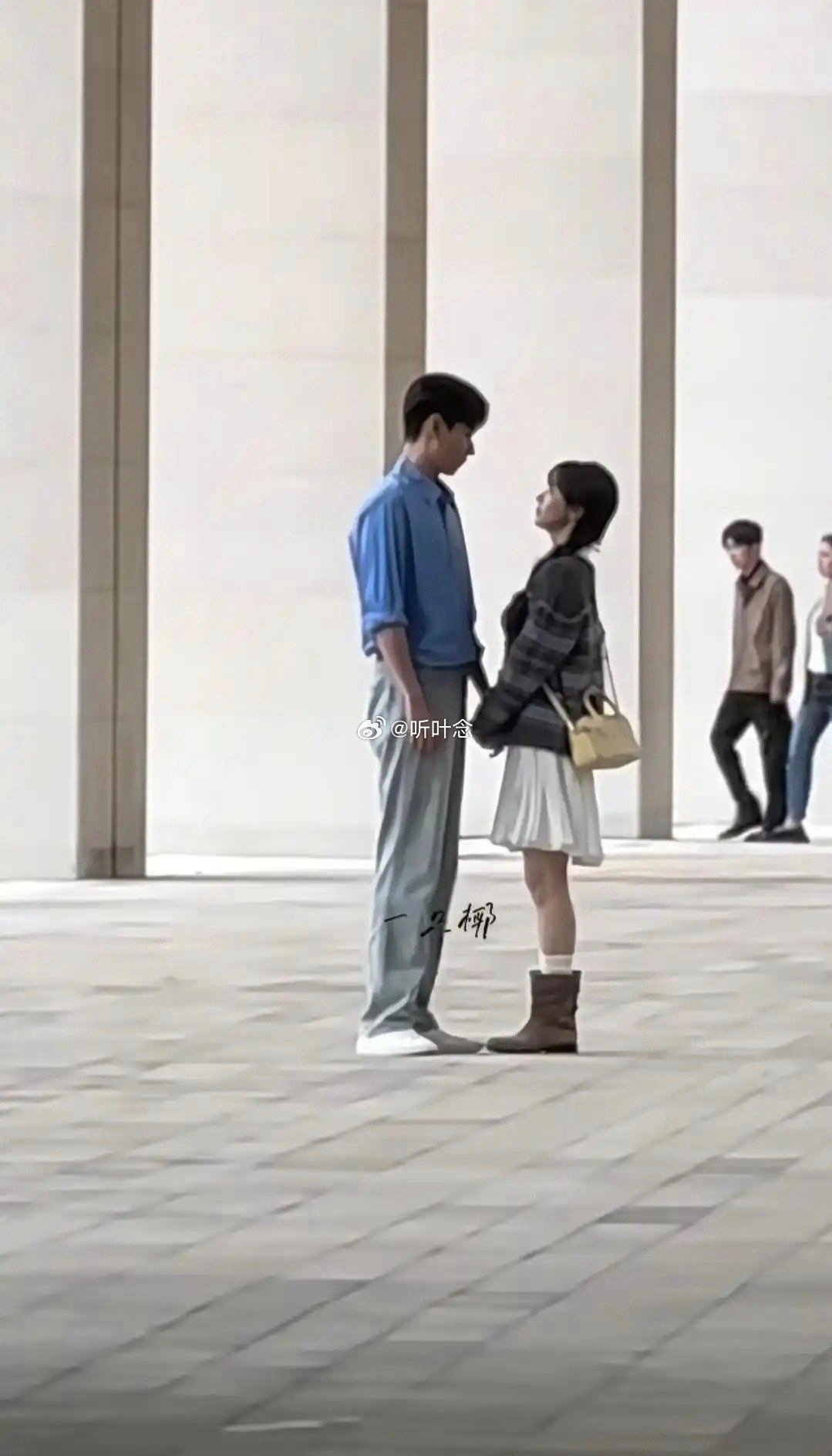 田曦薇不才160吗？咋都能到胡一天下巴了？难道胡一天头发长有28CM？？？