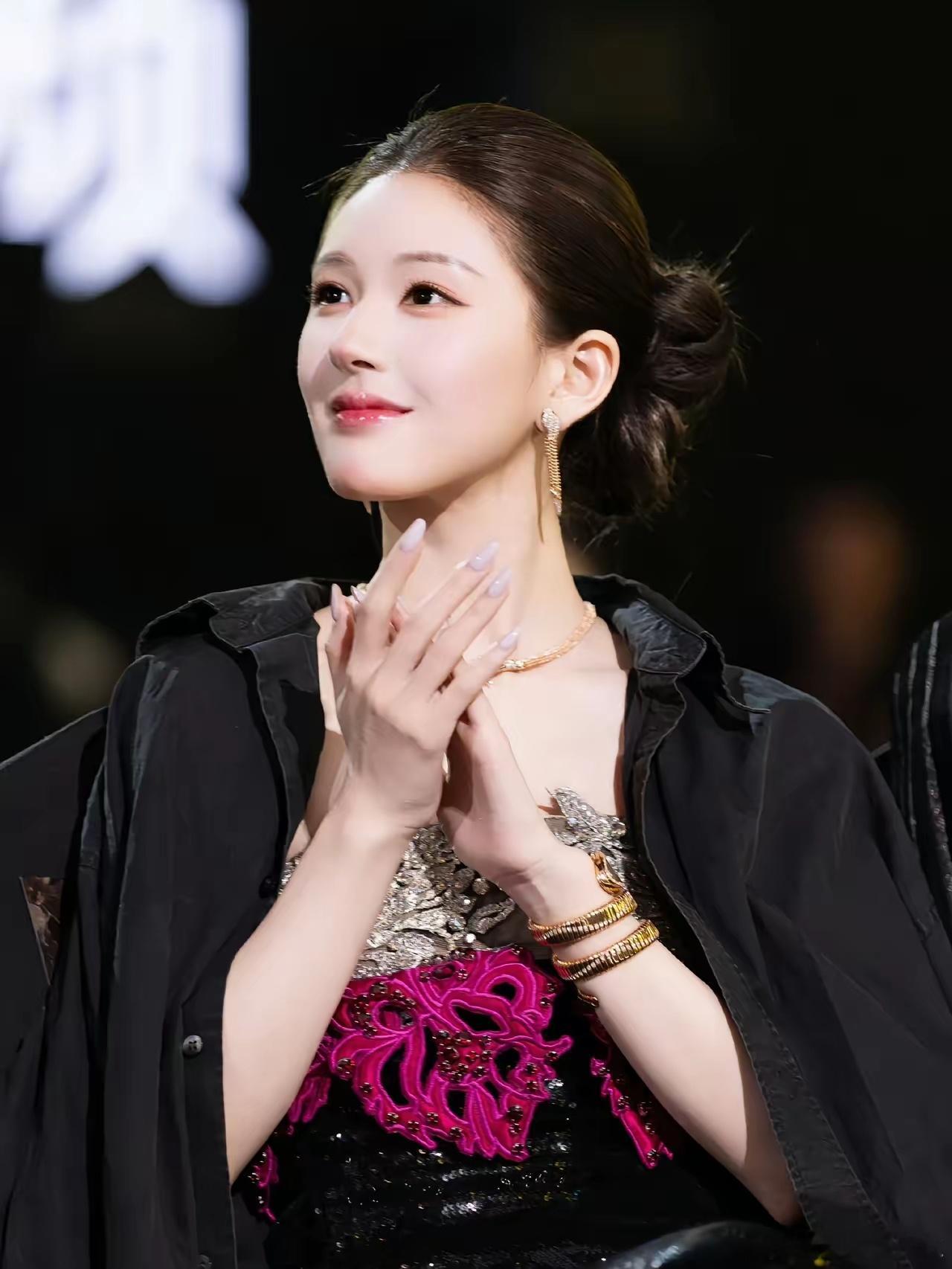 赵露思能在2025星光大赏压轴，核心就是做对这3件事，实力与时机双向加持，妥妥实