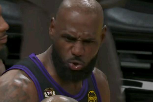 出来混总是要还的！老詹接锅球仓促绝杀不中！赛后愤然离场，似曾相识的感觉，老詹