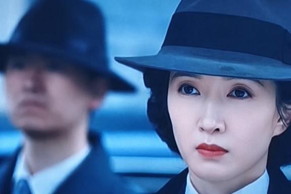 央视热播剧《醒来》中的沈克希在仁济医院被杜黄桥等人救走了。杜假扮地下党让陈开来相