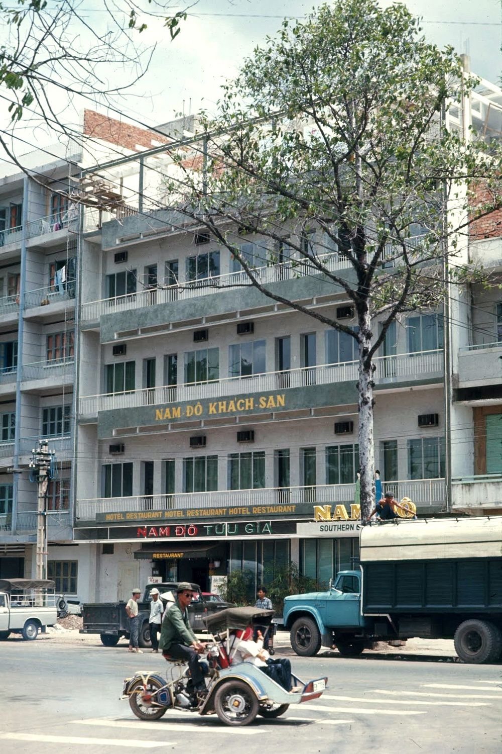 走，上班去！(1968年越南西贡)