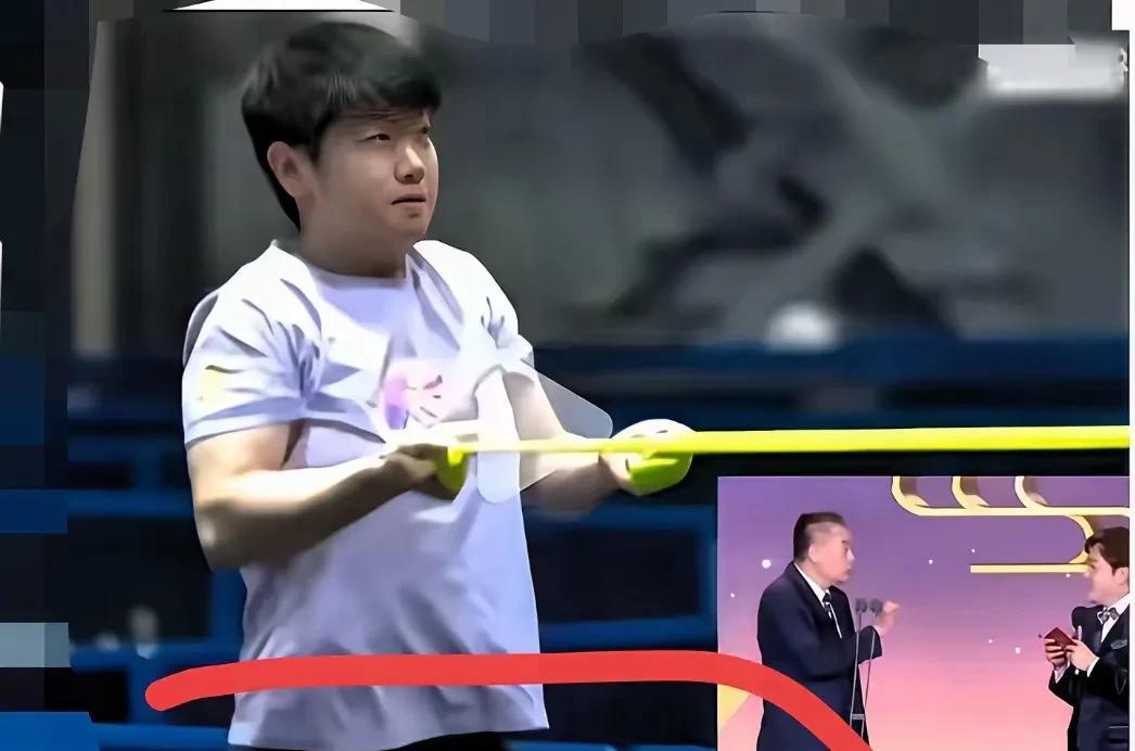 一向不怎么露面的莎莎的好朋友李隼爷爷，这一露面就给莎莎干到热搜上去了。莎莎:爷