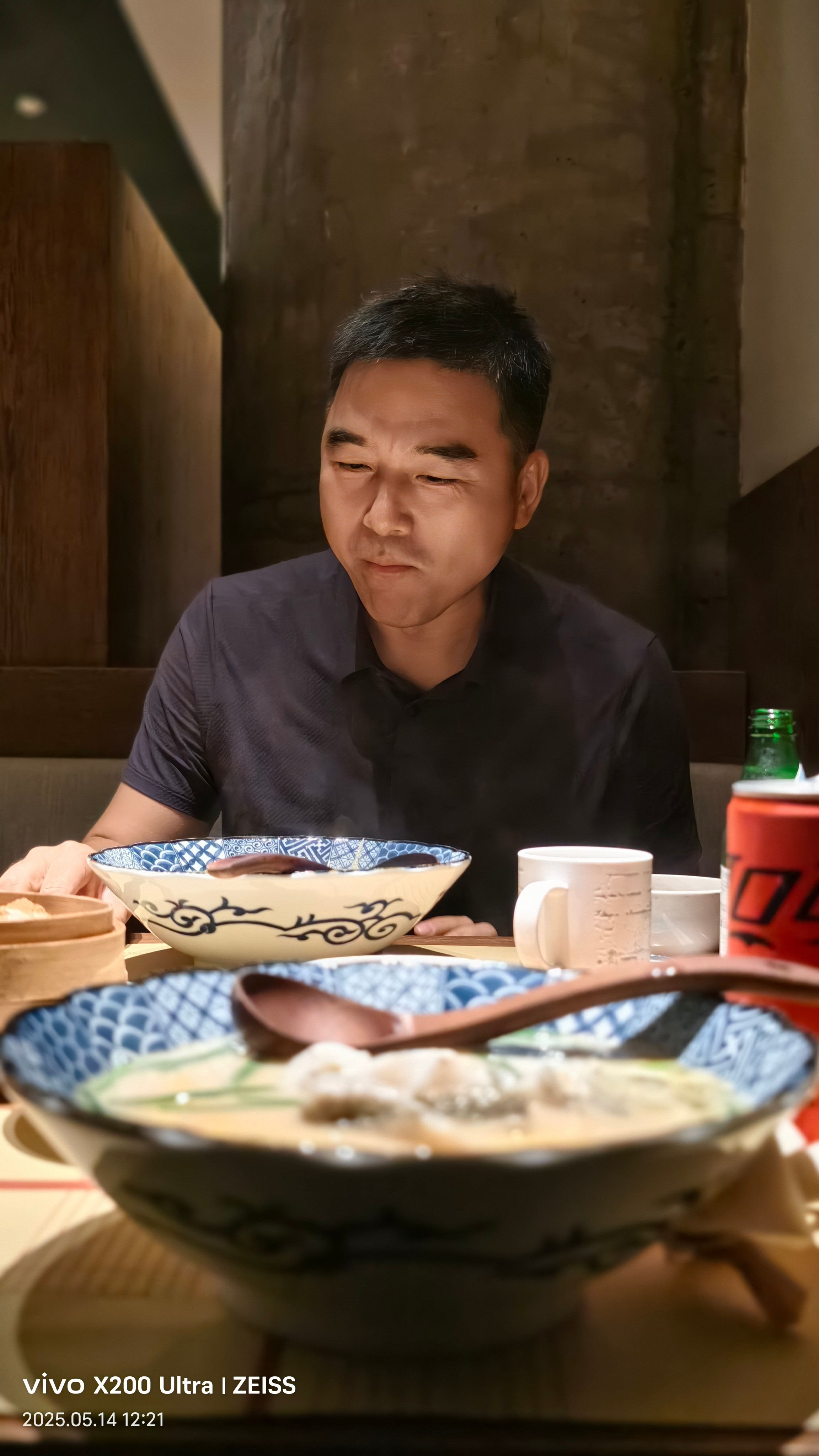 中午带我们吃新荣记旗下这家黄鱼面，敲好吃。他真的瘦了，棱角分明​​​