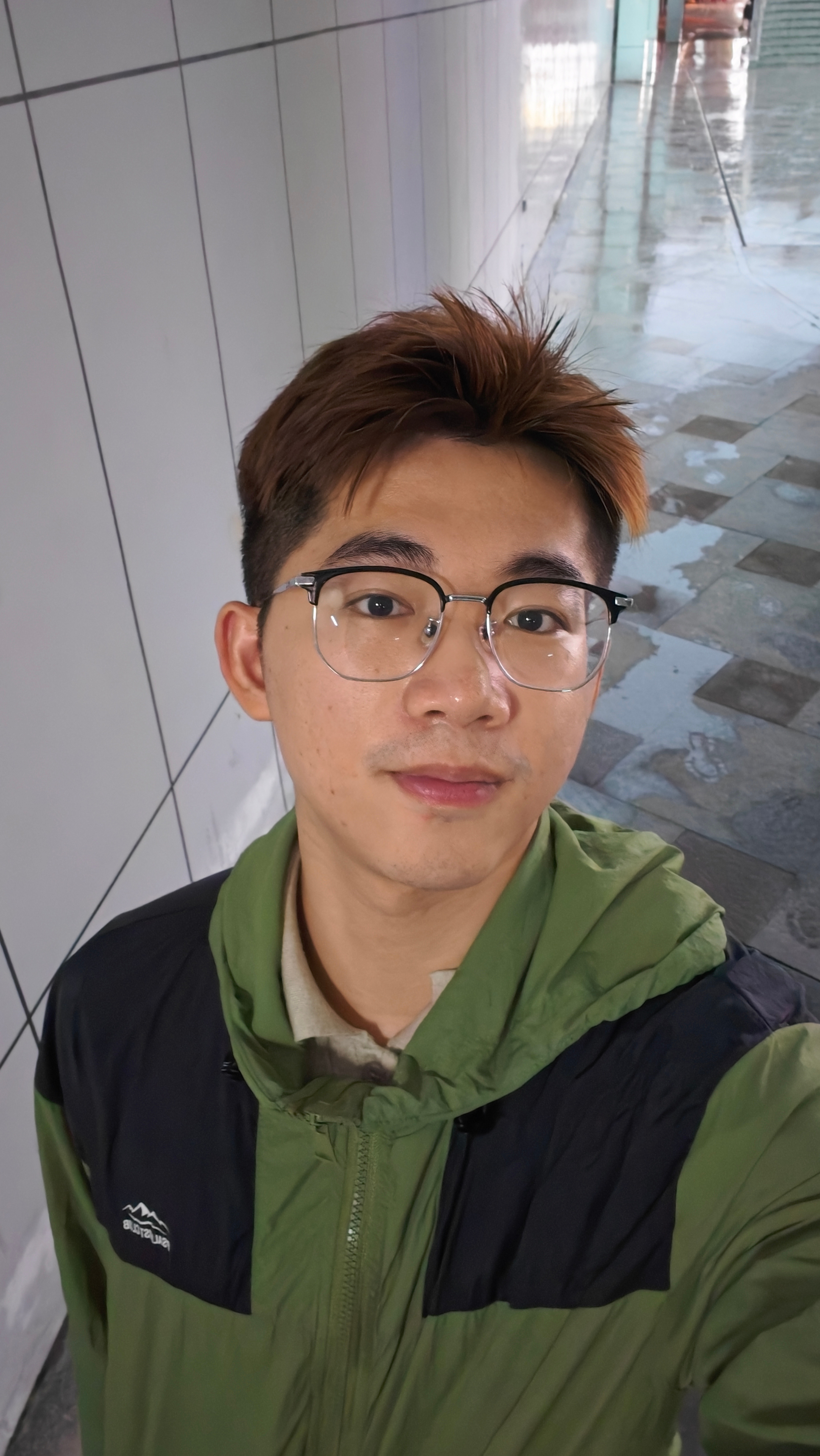 满到溢出来了​​​