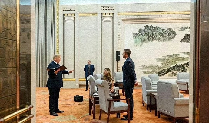 特朗普在正式演讲前还得认真练习这一幕，毫无疑问将给他儿子留下深刻的印象。自己老爹