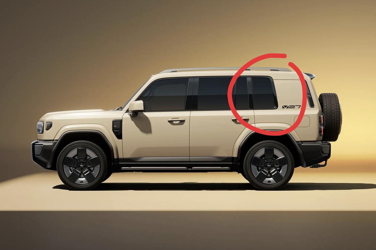 iCARV27，后窗太短了一点，影响颜值。C柱和D柱中间，有很大一片空间，