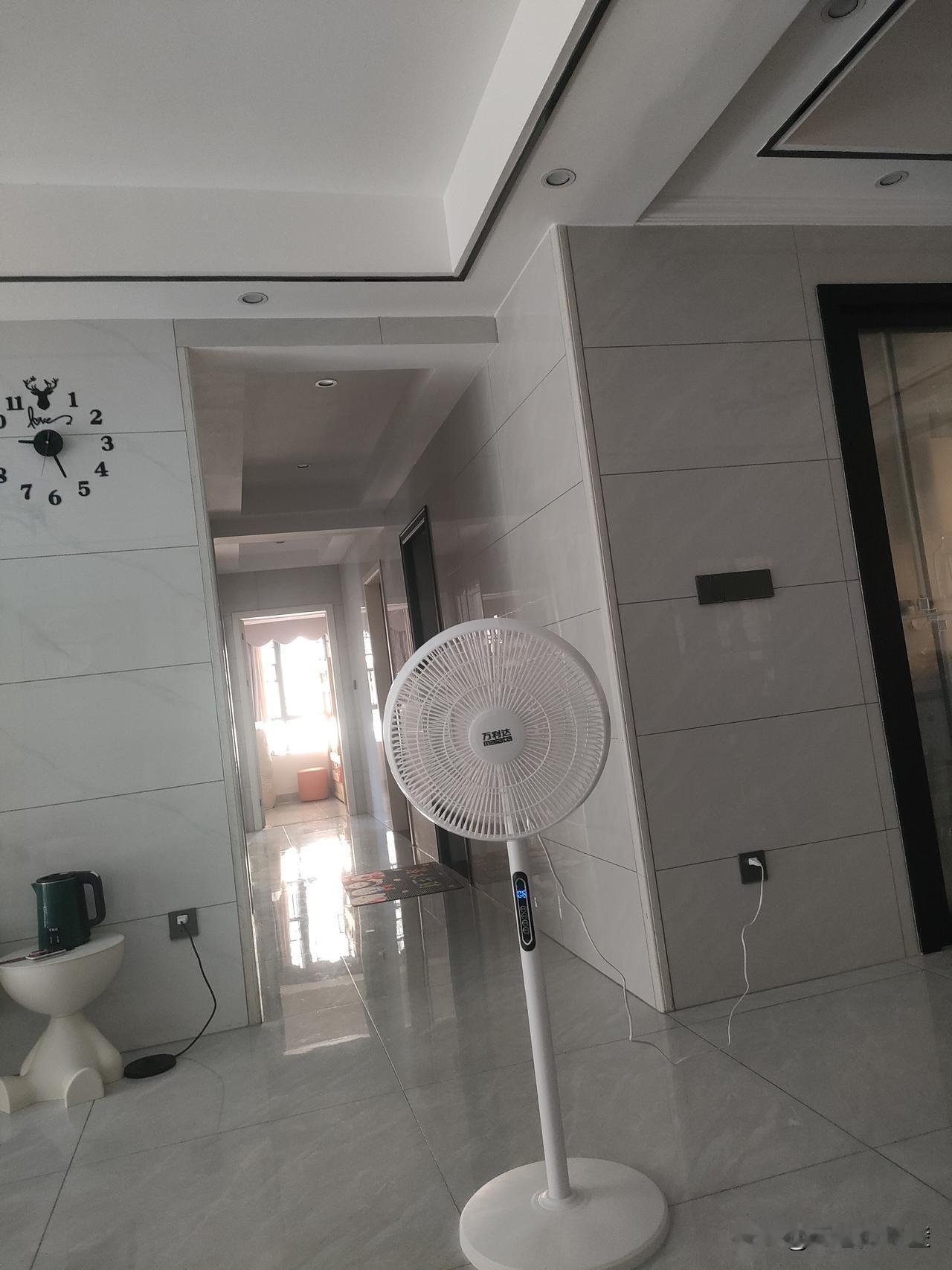 婚姻里我最不能接受的，是不被看见和沟通的无效。这比争吵和分歧更伤人。争吵至