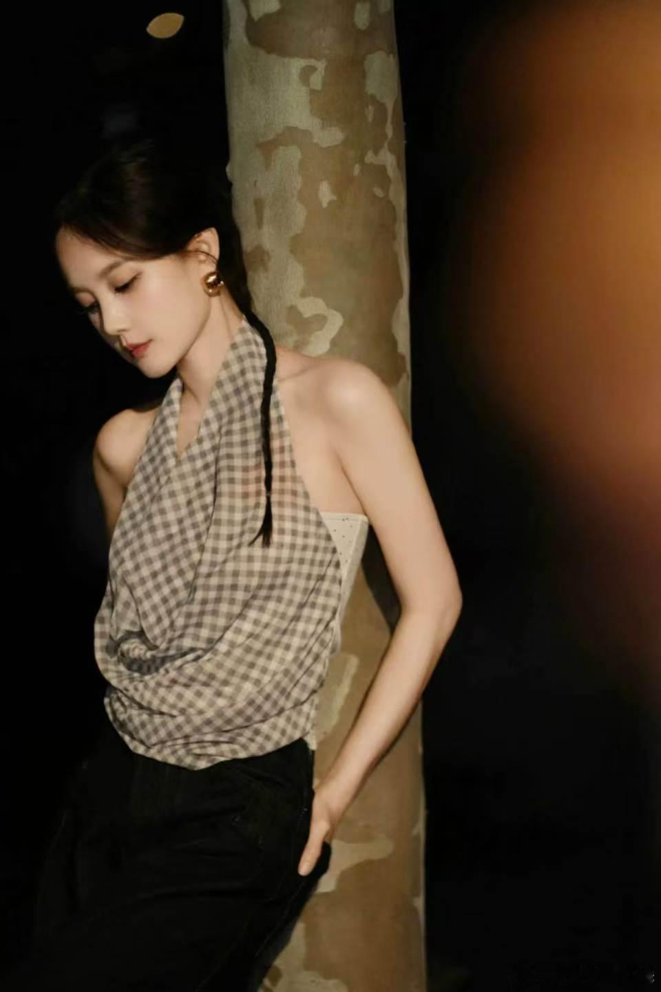 李一桐的夜晚写真，太好看了吧！