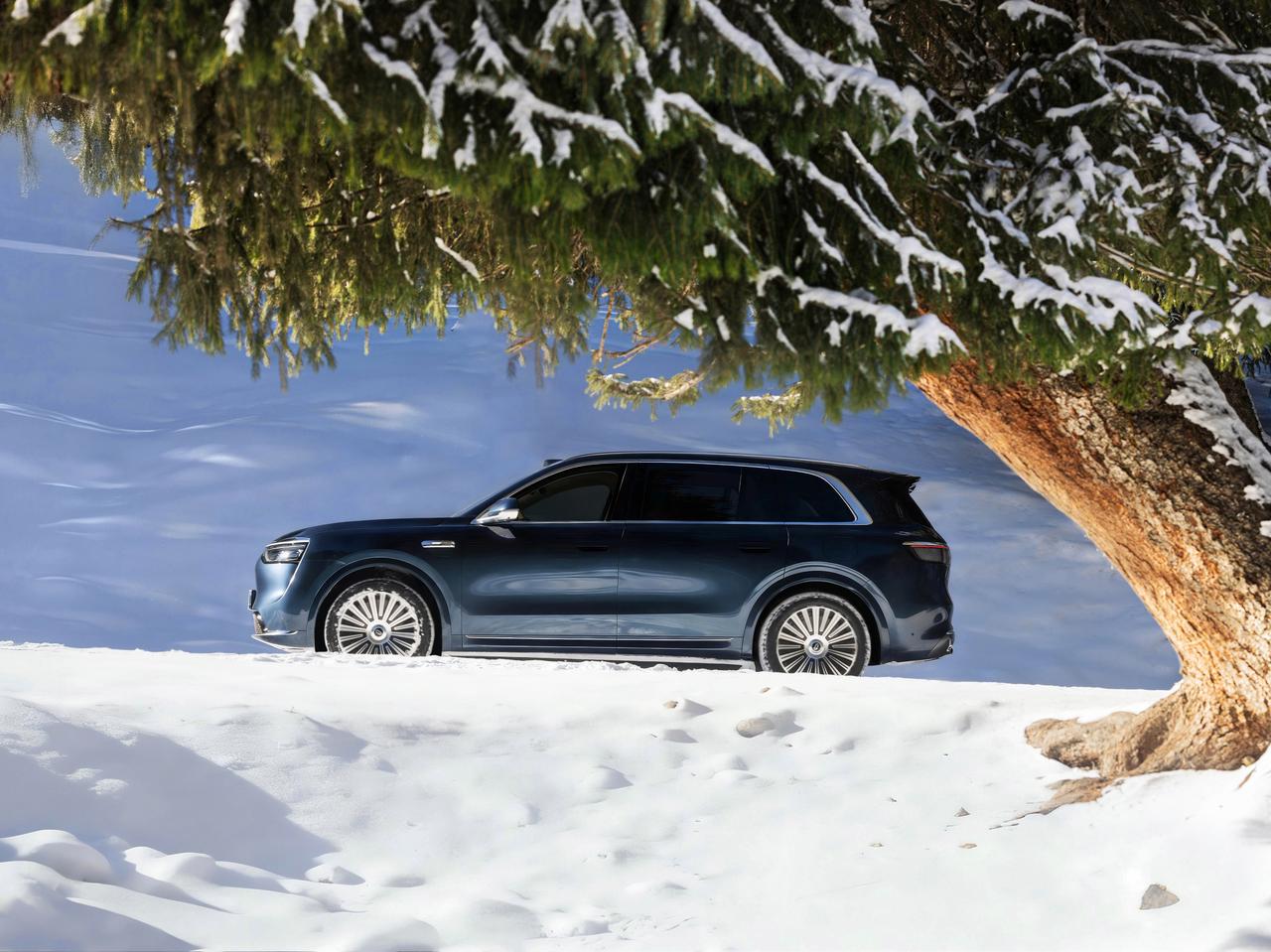 15万家庭用订单投票,问界M8坐稳40万级销冠宝座 问界M8的市场爆发力持续