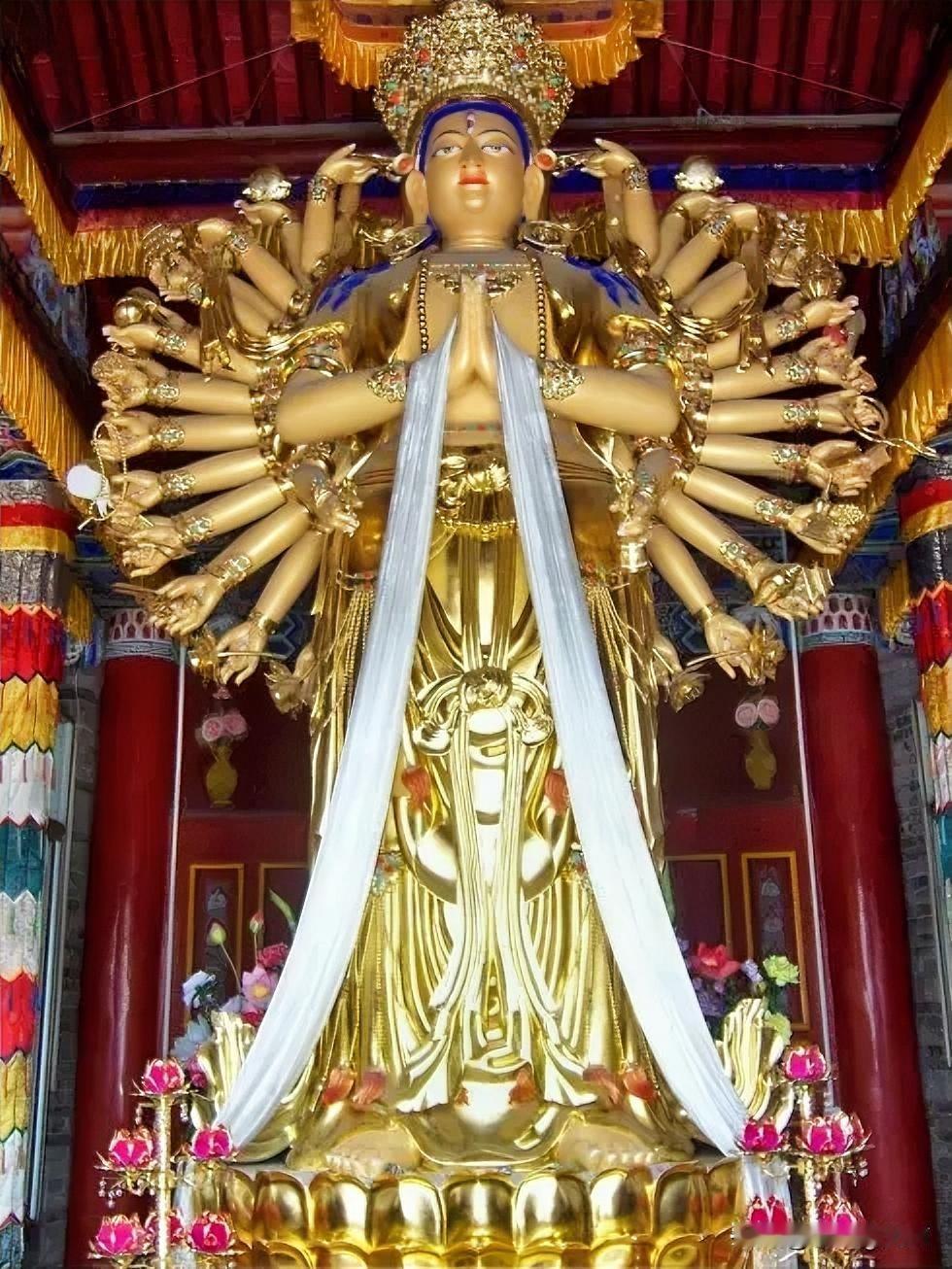 西安广仁寺这尊千手观音，看一眼就懂什么叫震撼在西安城墙根下的广仁寺，第一次