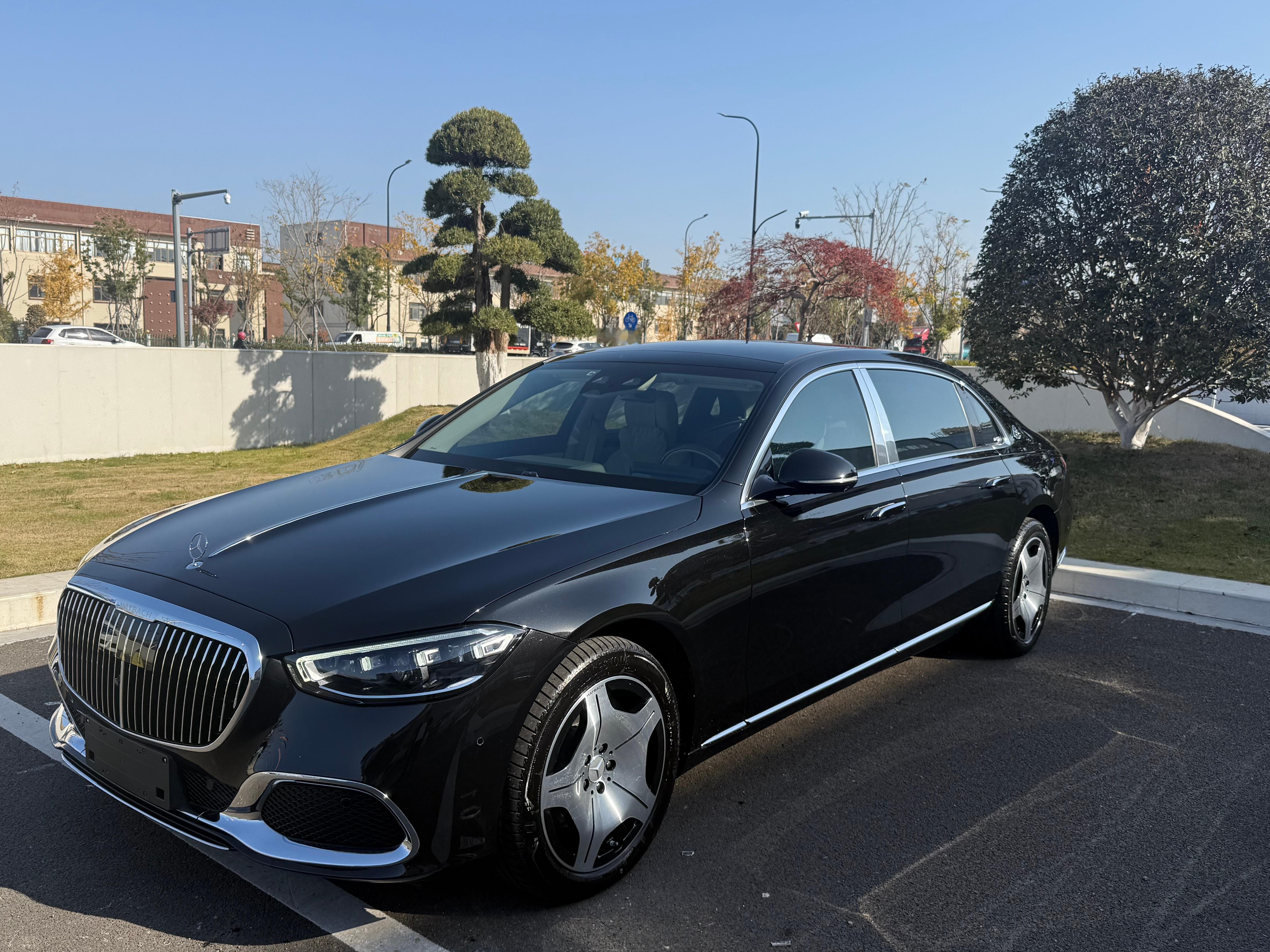 2024年迈巴赫S480原漆0事故0理赔，白色内饰比棕色内饰更好看。