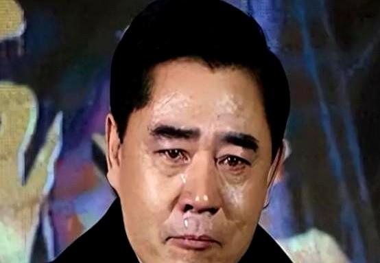 主持人曾问陈宝国，你拍戏那么赚钱，能不能借我点钱花。陈宝国把自己挣下的所有钱都