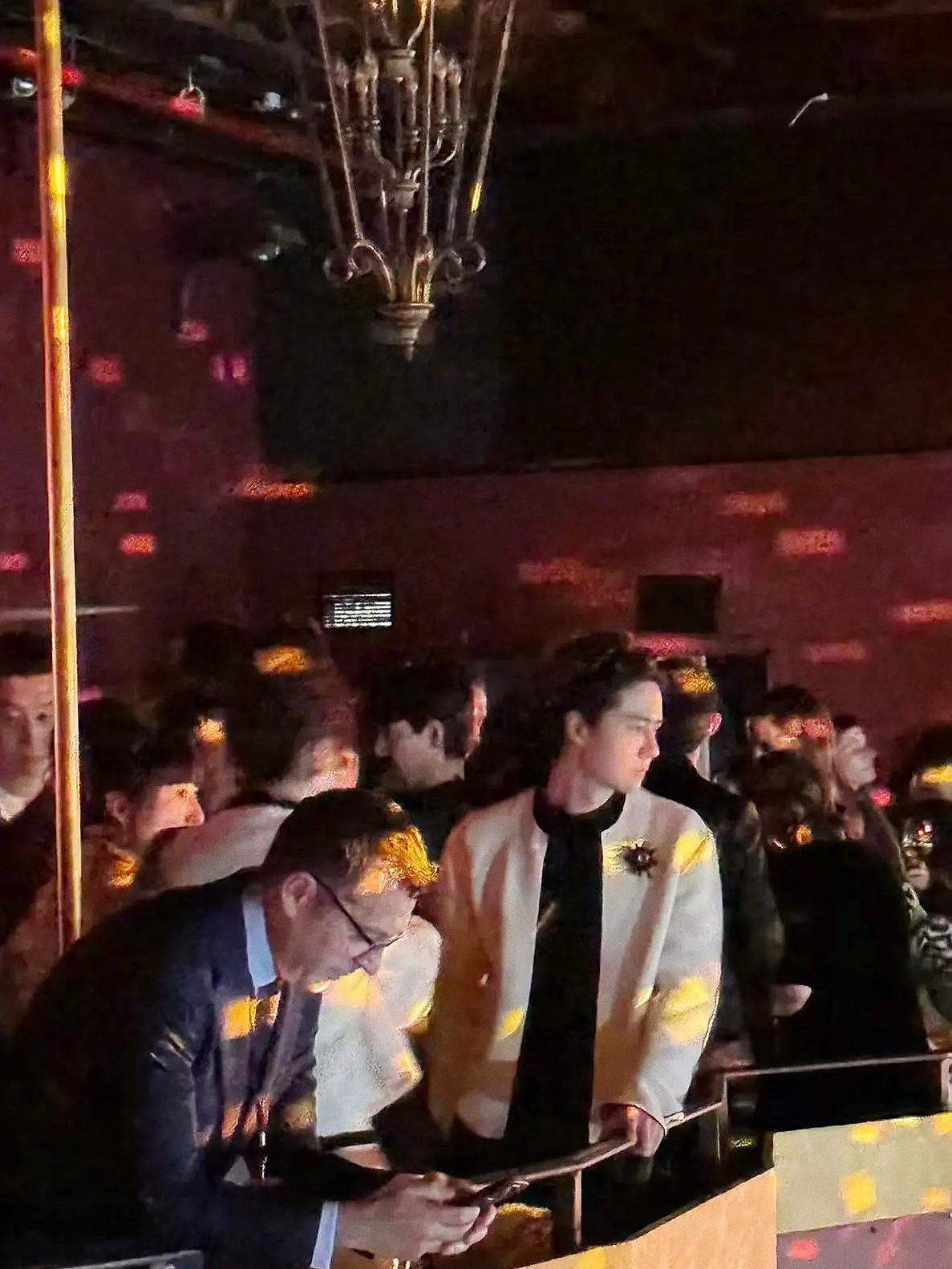 忧郁男神在纽约王一博拍了17张3895王一博