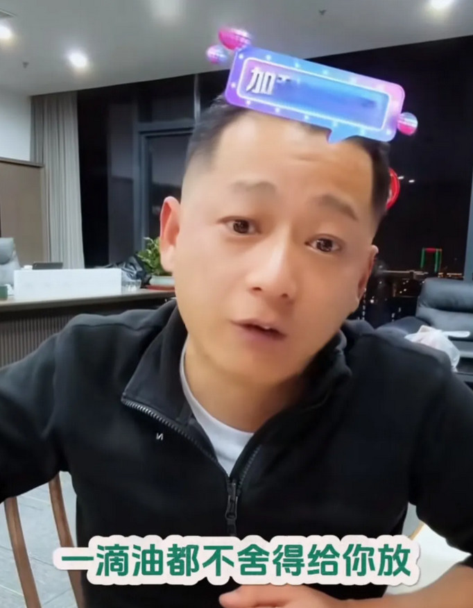 大表哥去韩国不到三天脸都饿瘦了。韩国人做饭不舍得放油，一点油水都没有。而且餐