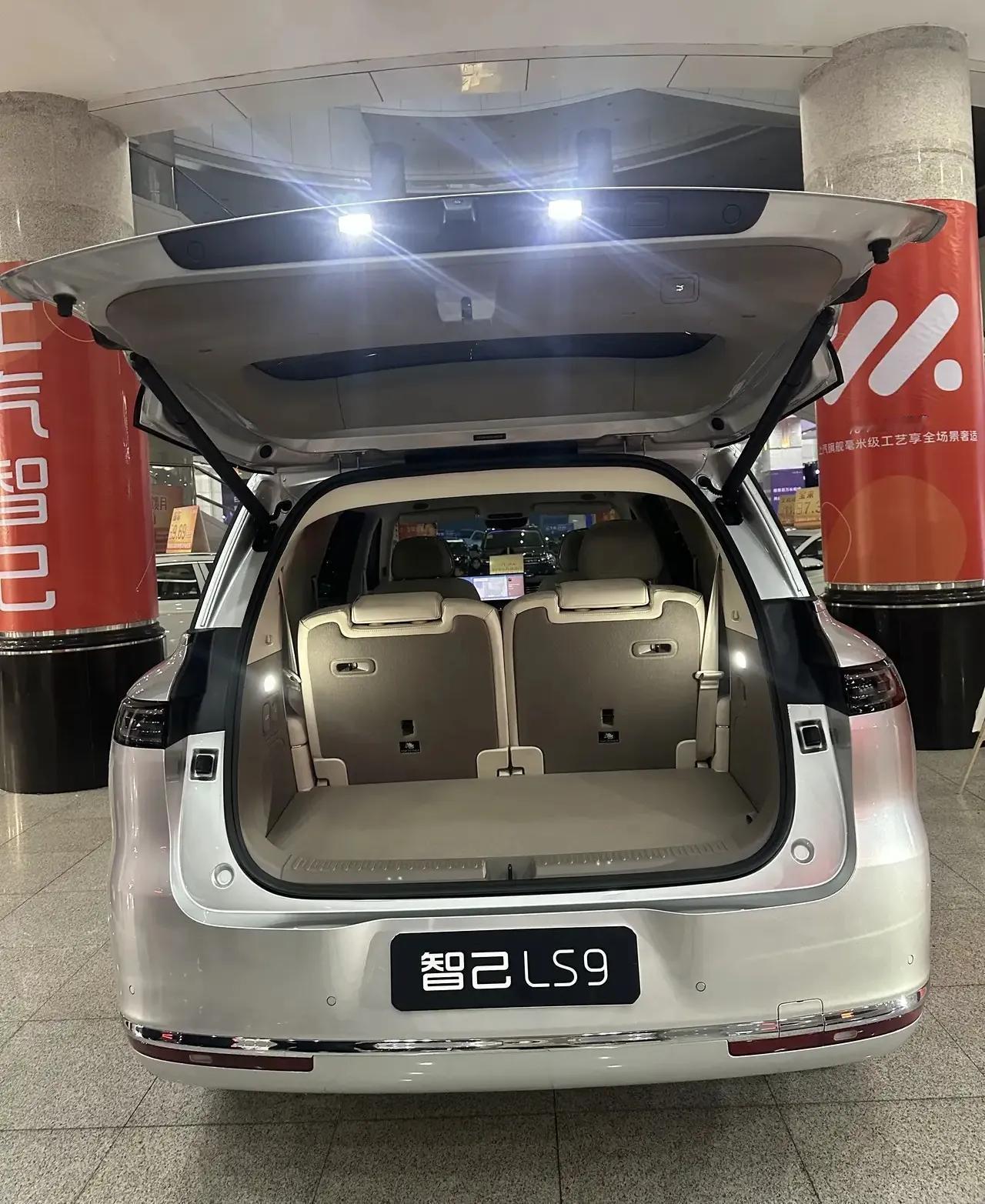 国乒四朵金花的座驾排名:第一名:孙颖莎——红旗天工第二名:陈梦——保