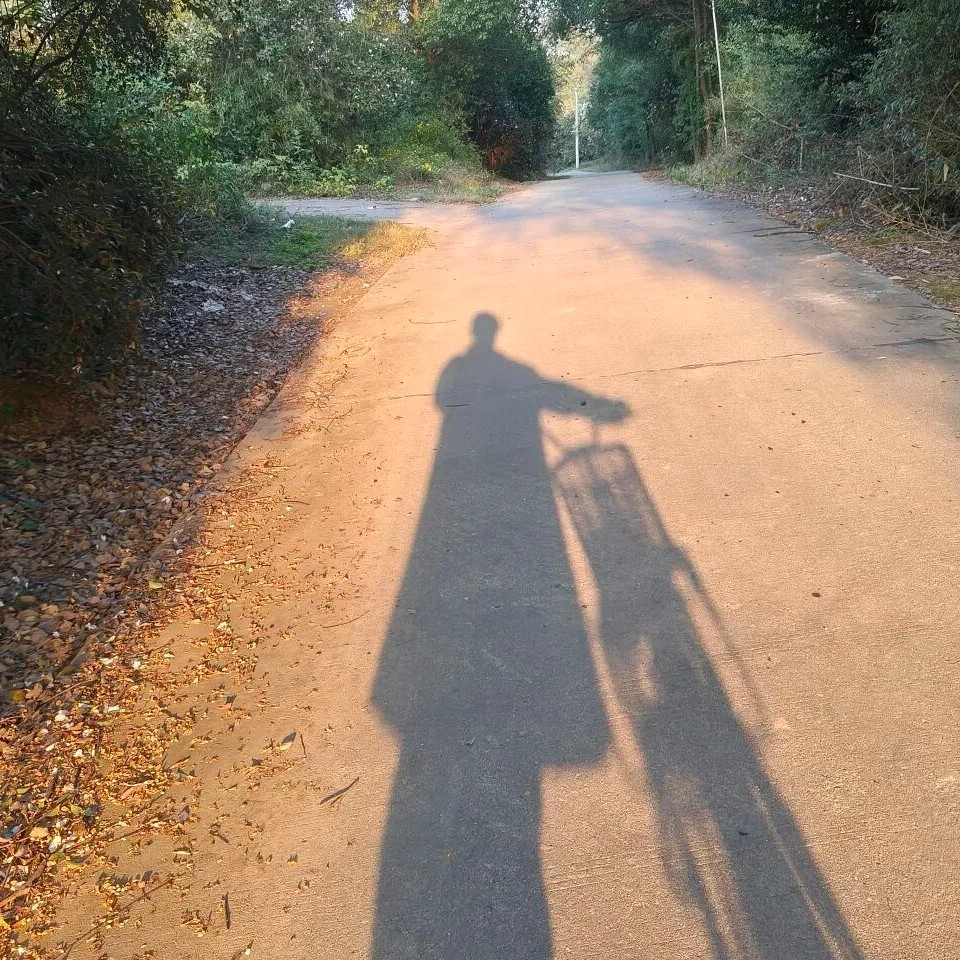 我发现大部分婚姻过又过不好，离又离不掉的夫妻都有一个通病