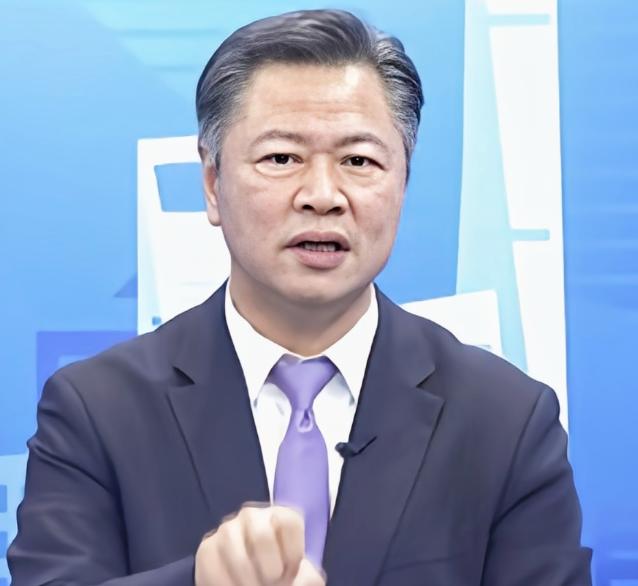 赖岳谦太敢说了，直言中国战略思维过时了！他说：中国大陆过去一直强调自己不怕事