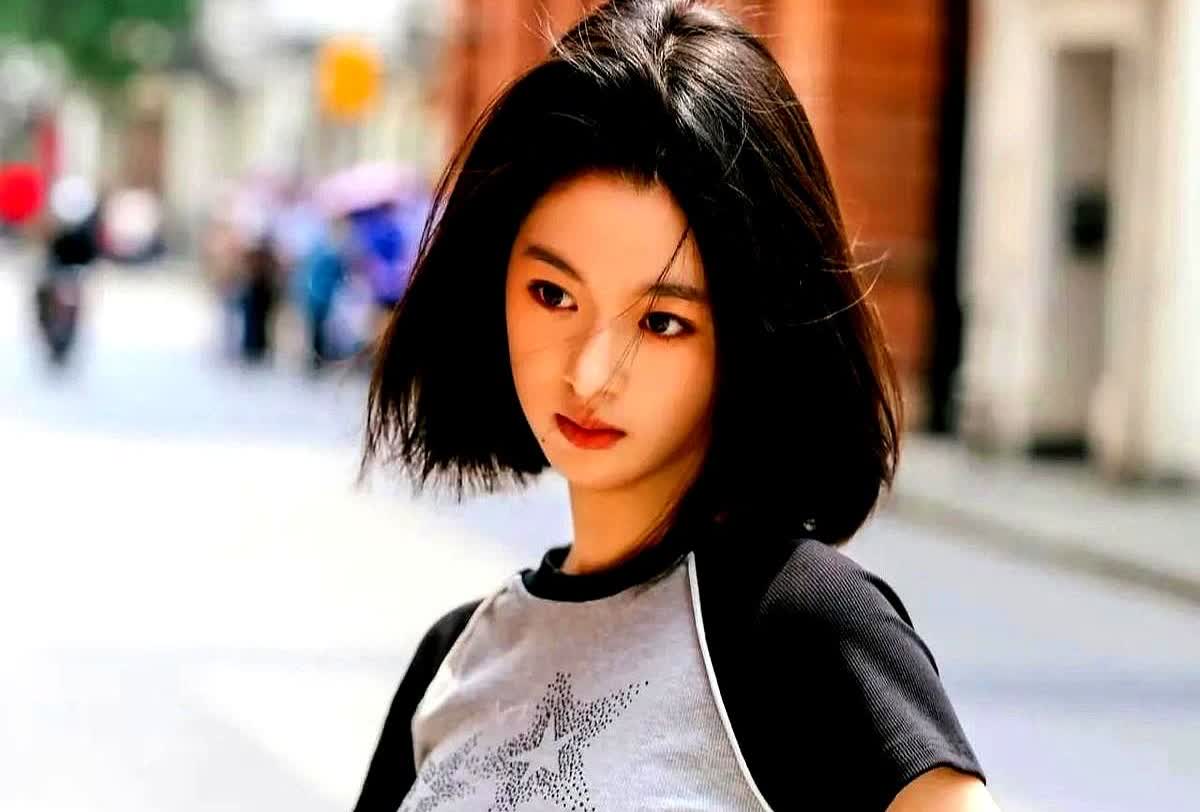 现在最恨黄杨钿甜的人不是他爸杨伟，也不是他妈司某更不是杨幂的嘉行，而是那