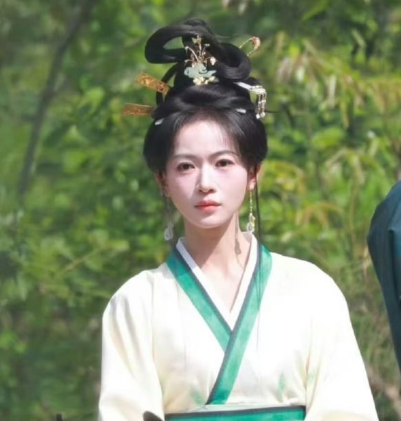 吴谨言新剧造型惊艳当了妈妈后的她，脸蛋圆润饱满，颜值不减反增，网友感慨：这姐生