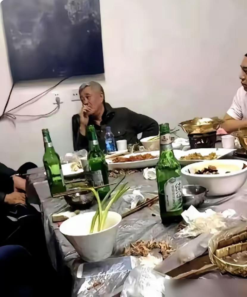 赵本山2026年的真实近况1.事业:彻底隐退，不再复出。他已经全面退出演艺工