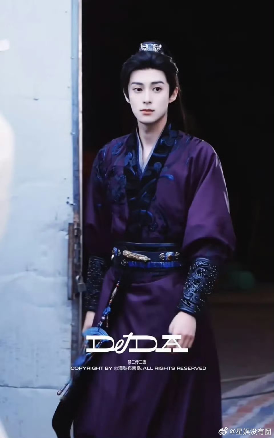 网友发的王鹤棣路透这磨皮对嘛都不认识嘛