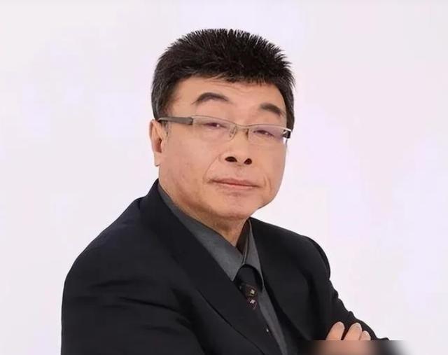 台湾地区知名评论员邱毅：“倘若中国人民解放军踏上中国台湾的土地，中国台湾军队极有